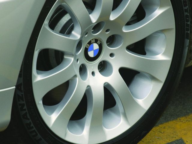 Фото BMW 3 серии V (E90/E91/E92/E93) #6