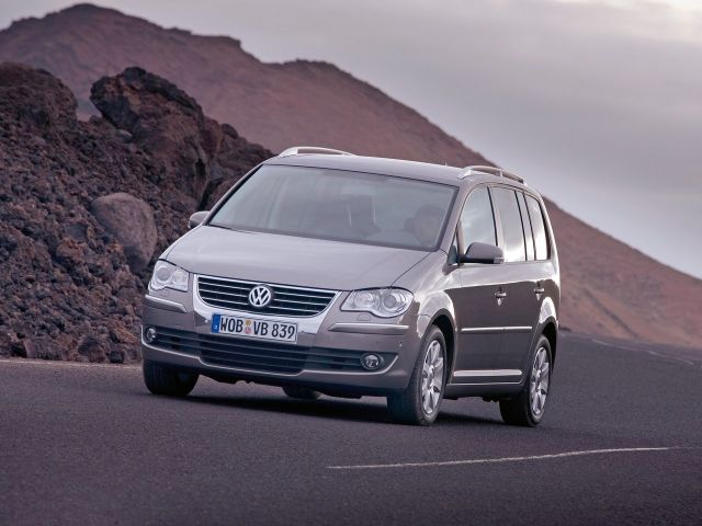 Фото Volkswagen Touran I Рестайлинг #1