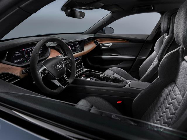 Фото Audi e-tron GT #4