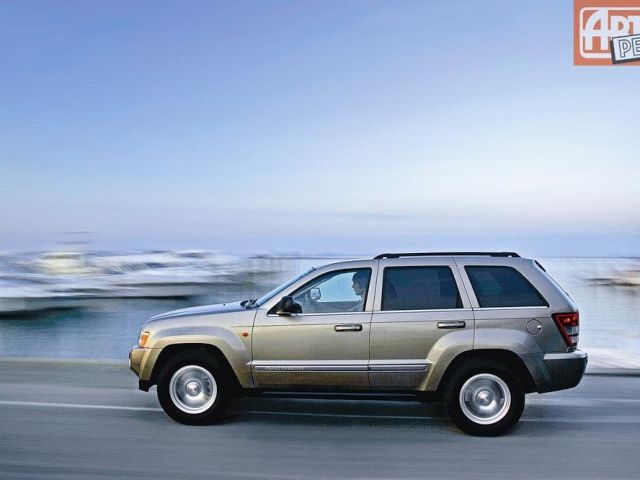 Фото Jeep Grand Cherokee III (WK) #9