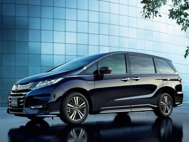 Фото Honda Odyssey V Рестайлинг #1