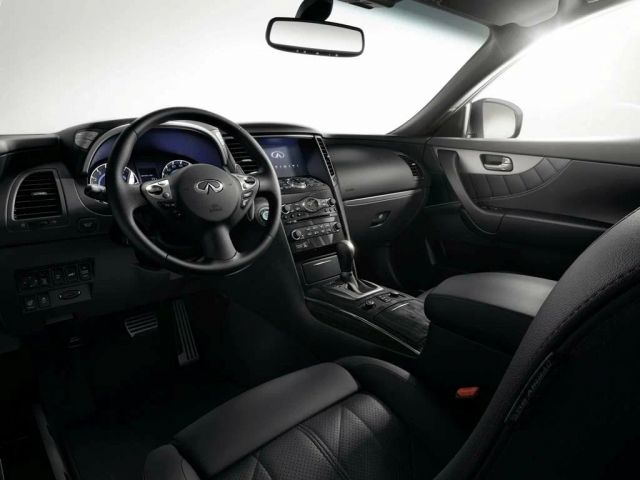 Фото Infiniti QX70 #3