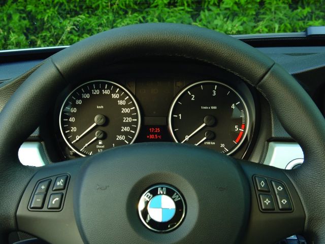 Фото BMW 3 серии V (E90/E91/E92/E93) #10