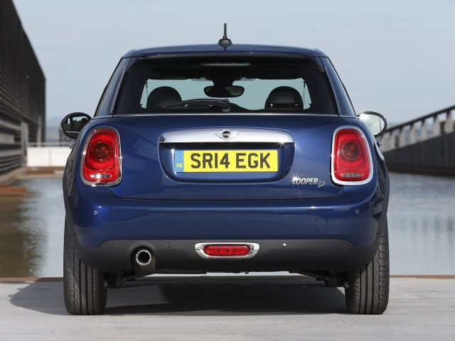 Фото MINI Hatch III (F55/F56) #6