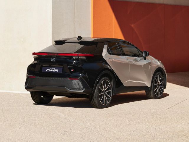 Фото Toyota C-HR II #2