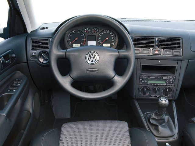 Фото Volkswagen Golf IV #6