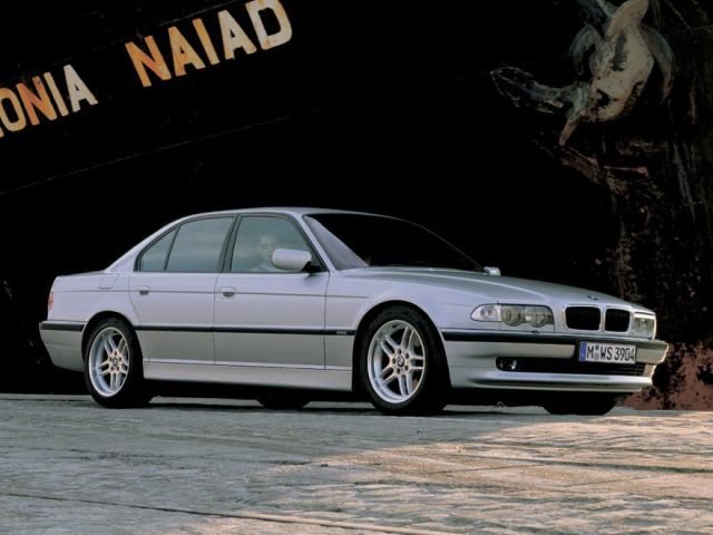 Фото BMW 7 серия III (E38) Рестайлинг #1