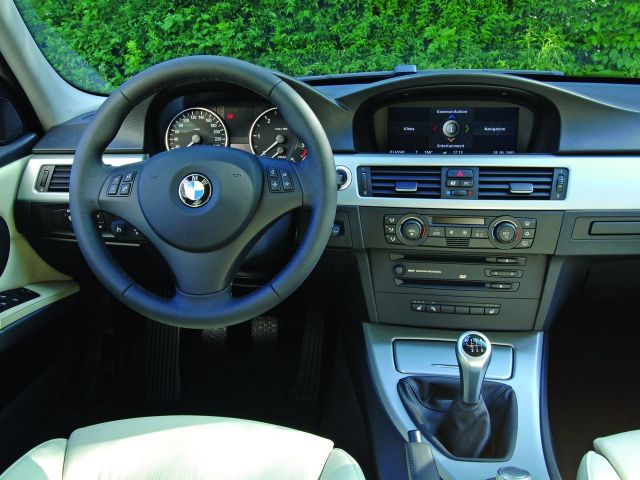 Фото BMW 3 Series V (E90/E91/E92/E93) #7