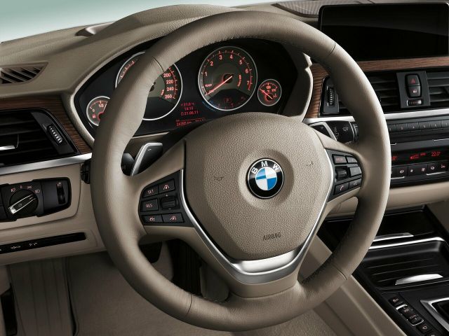 Фото BMW 3 серии VI (F3x) #11