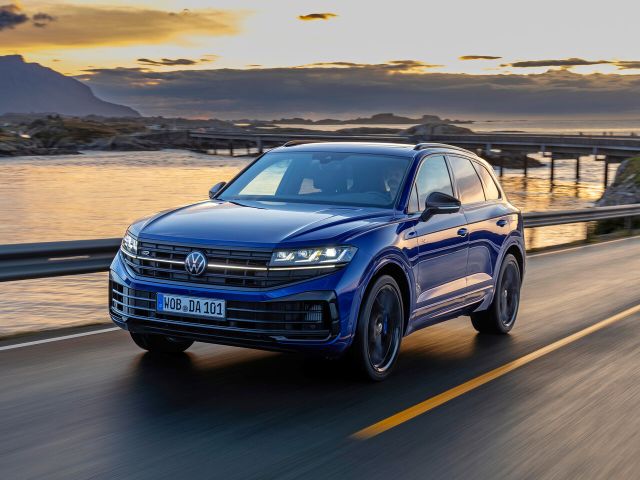 Фото Volkswagen Touareg R III Рестайлинг #1