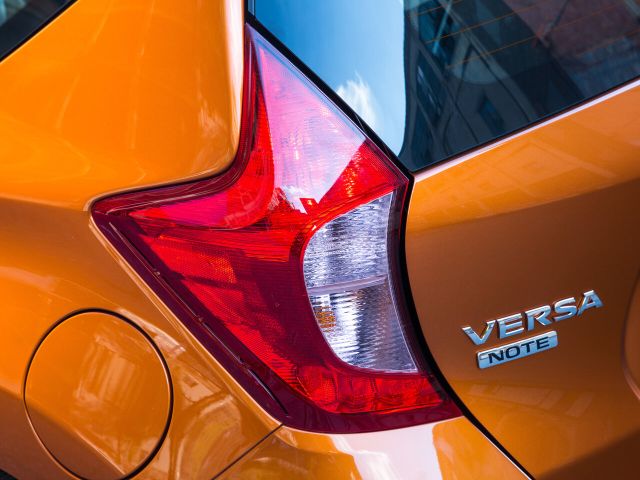 Фото Nissan Versa Note I Рестайлинг #13