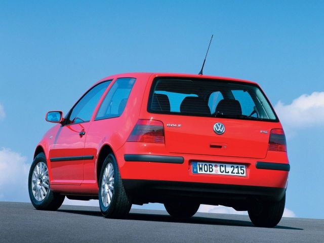 Фото Volkswagen Golf IV #4