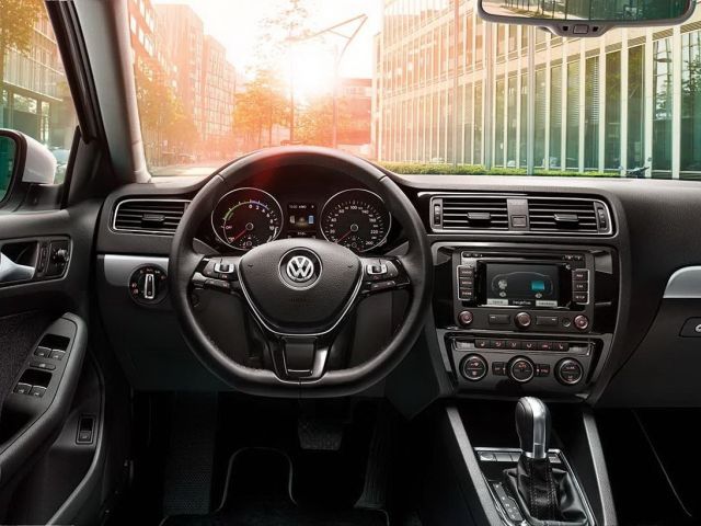 Фото Volkswagen Jetta VI Restyling #9