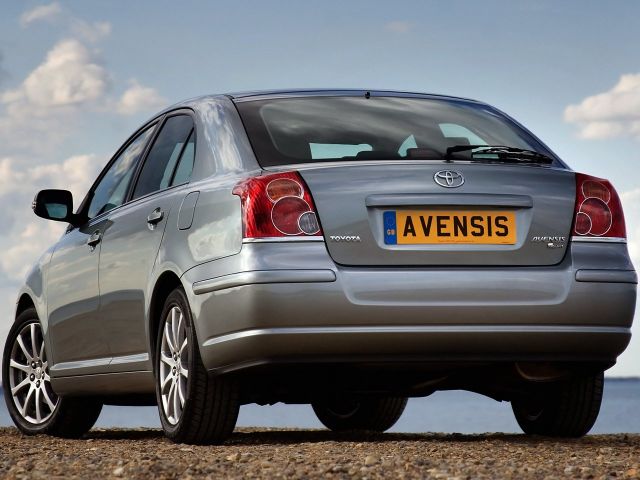 Фото Toyota Avensis II Restyling #4