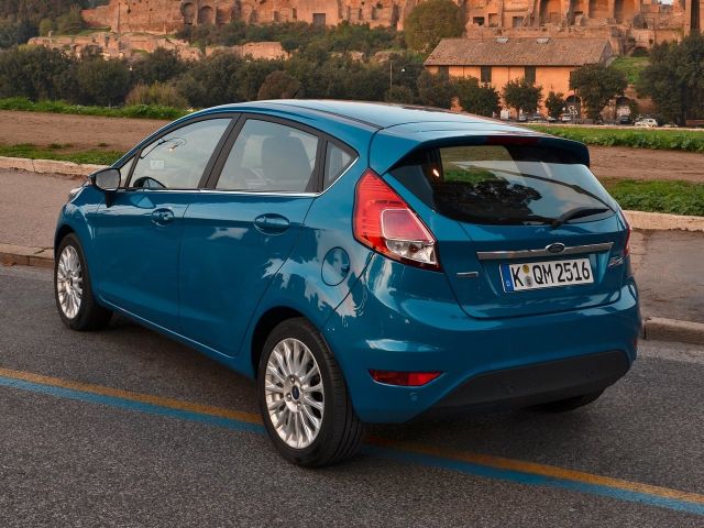 Фото Ford Fiesta Mk6 Рестайлинг #2