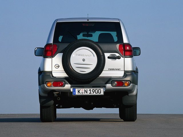 Фото Nissan Terrano I #4