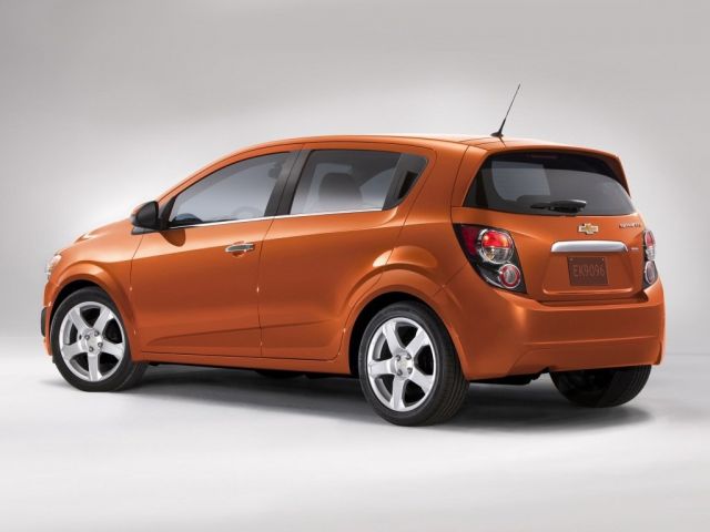 Фото Chevrolet Sonic #2