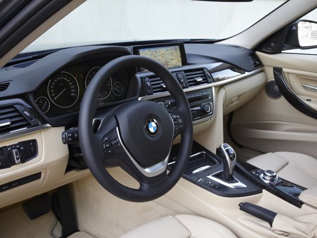Фото BMW 3 Series VI (F3x) #5