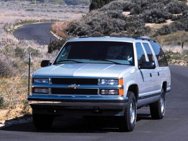 Фото Chevrolet Suburban VIII #3