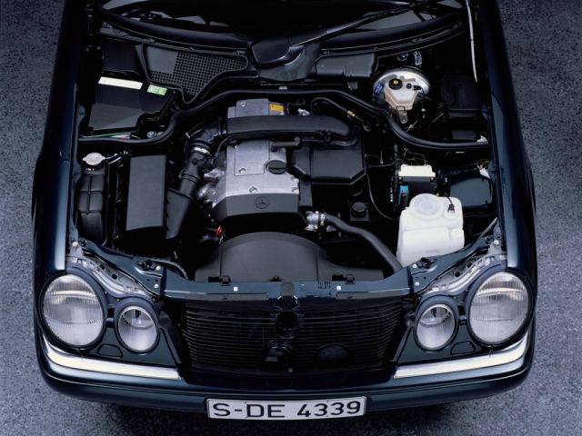 Фото Mercedes-Benz E-Класс II (W210, S210) #20