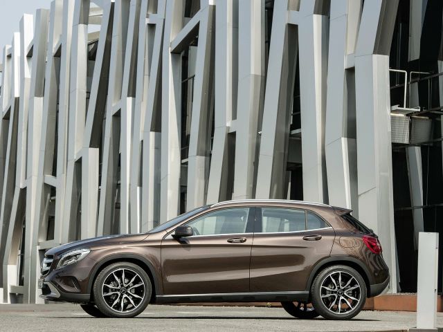 Фото Mercedes-Benz GLA I (X156) #6