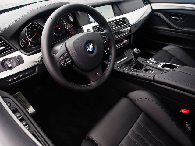Фото BMW 5 серия VI (F10/F11/F07) #5