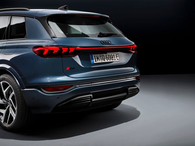 Фото Audi Q6 e-tron #10