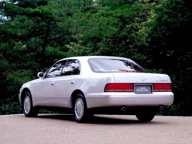 Фото Toyota Crown Majesta I (S140) #2