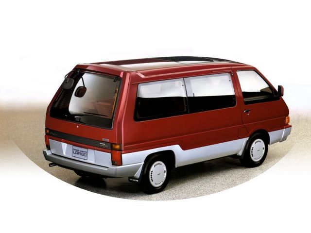 Фото Nissan Vanette II #3