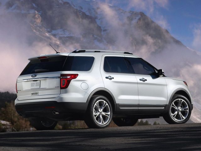 Фото Ford Explorer V #2