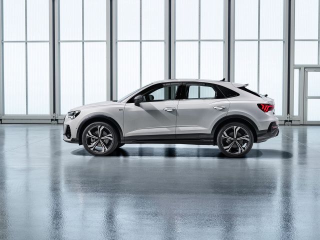 Фото Audi Q3 Sportback I (F3) #2