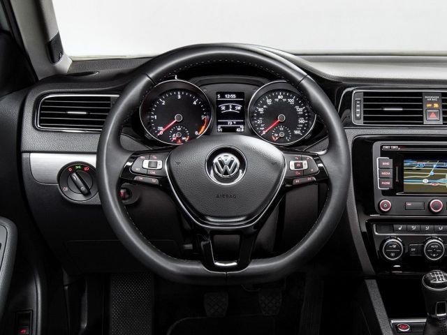 Фото Volkswagen Jetta VI Restyling #8