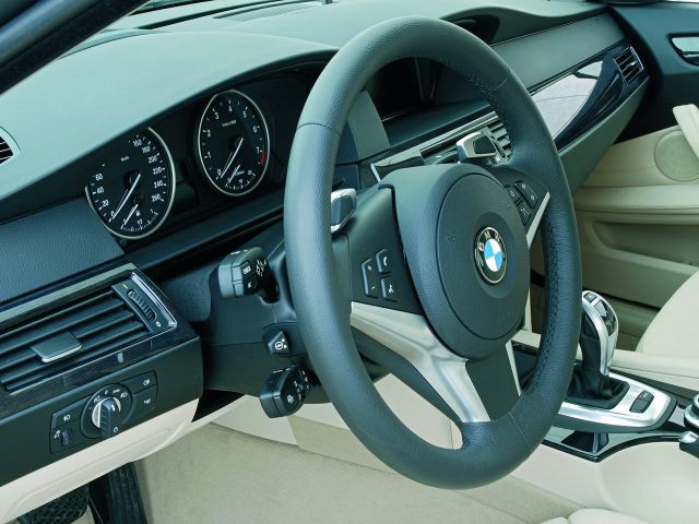 Фото BMW 5 Series V (E60/E61) Restyling #9