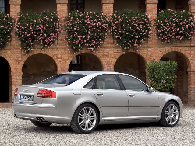 Фото Audi S8 II (D3) #2