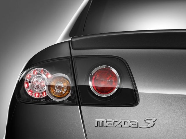 Фото Mazda 3 I (BK) Рестайлинг #13