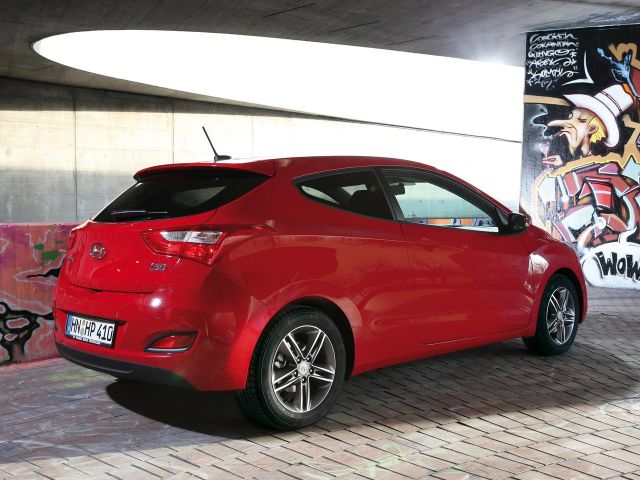 Фото Hyundai i30 II #2