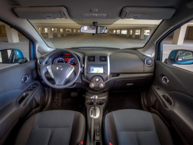 Фото Nissan Versa Note I #6