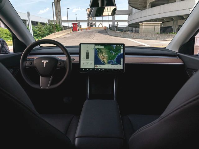 Фото Tesla Model Y I #5