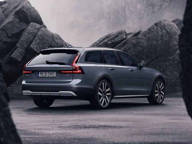 Фото Volvo V90 Cross Country I Restyling #2