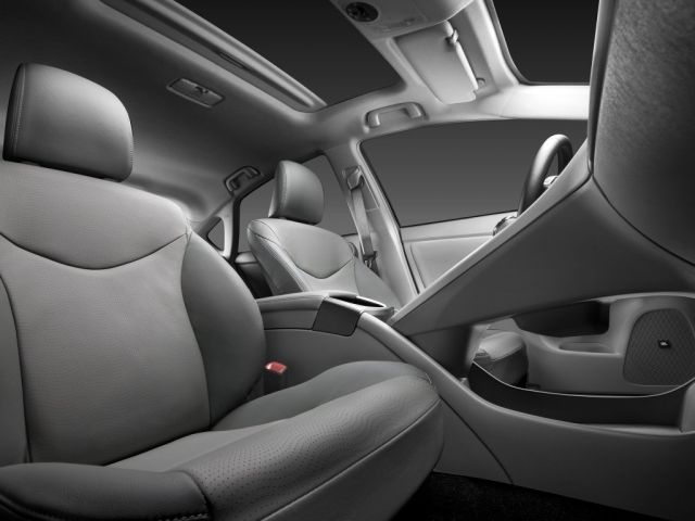 Фото Toyota Prius III Restyling (XW30) #5
