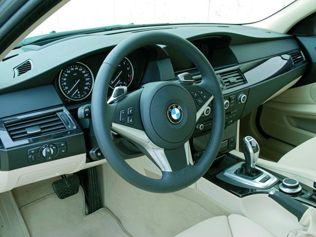 Фото BMW 5 Series V (E60/E61) Restyling #5