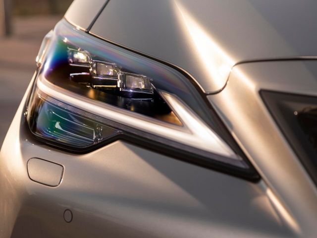 Фото Lexus LS V Рестайлинг #16