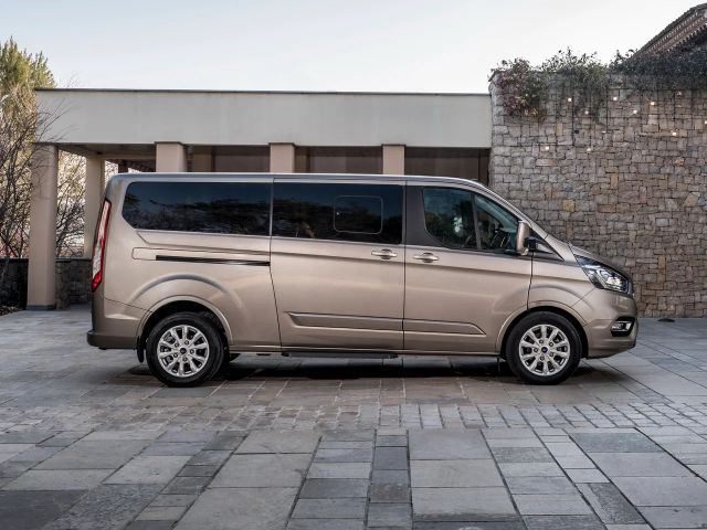 Фото Ford Tourneo Custom I Restyling #5