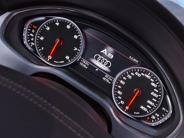 Фото Audi A8 III (D4) #12