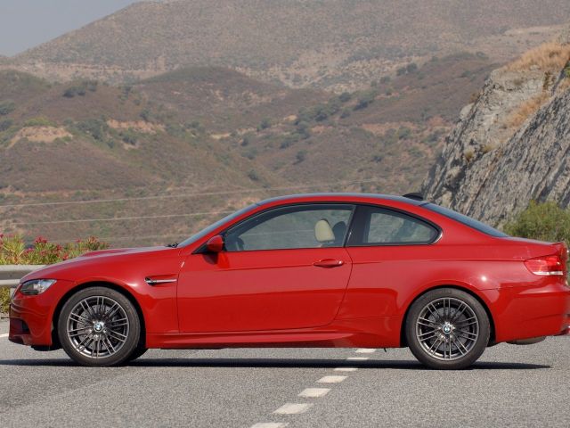 Фото BMW M3 IV (E90) #14