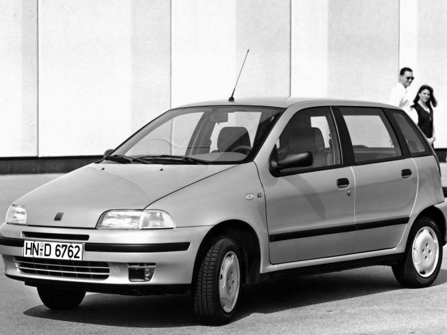 Фото Fiat Punto I #1