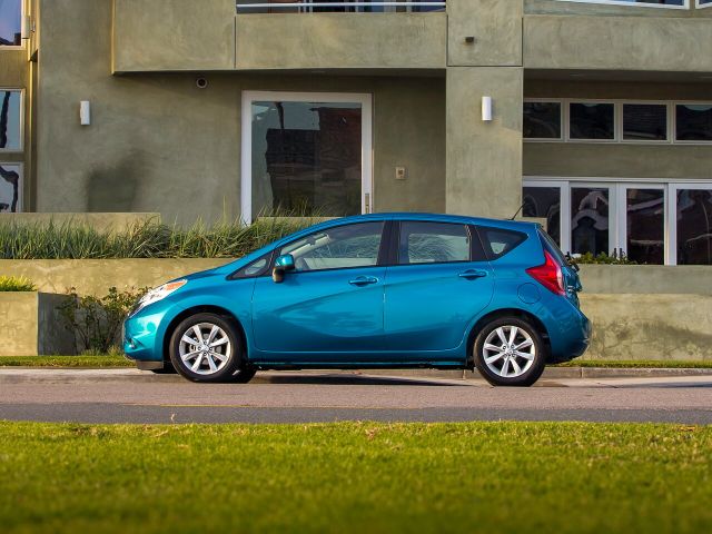 Фото Nissan Versa Note I #2