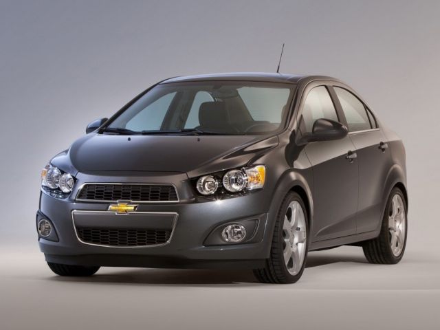 Фото Chevrolet Sonic #1