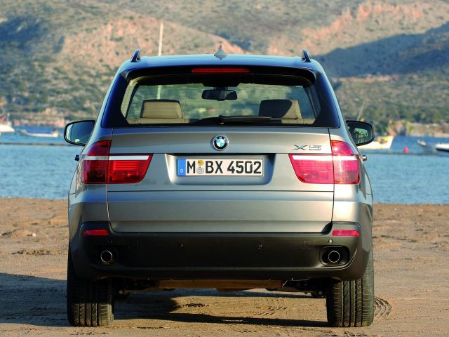 Фото BMW X5 II (E70) #7