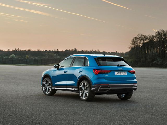 Фото Audi Q3 II (F3) #5